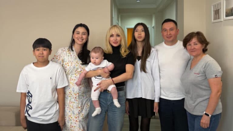 Светлана Лобода алматылықтардың үйінде бешбармақтан дәм татты