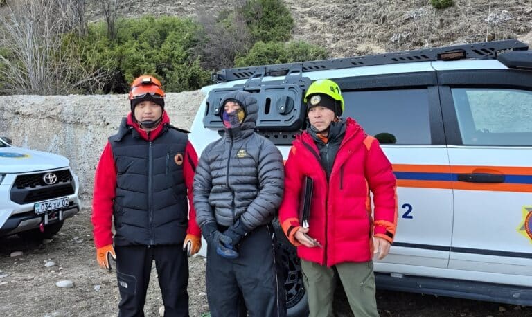 Пропавшего в горах туриста спасли в Алматинской области
