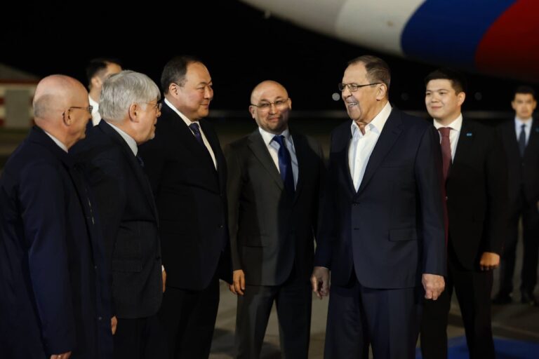 Сергей Лавров прибыл с официальным визитом в Астану