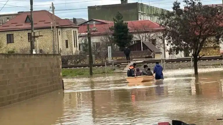 Дағыстанда су тасқыны болып, мыңдаған адам эвакуацияланды
