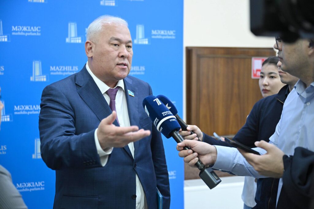 «Жәдігер қару» ұғымы заңда жоқ – Әбенов университет пәтеріндегі дау жайлы 