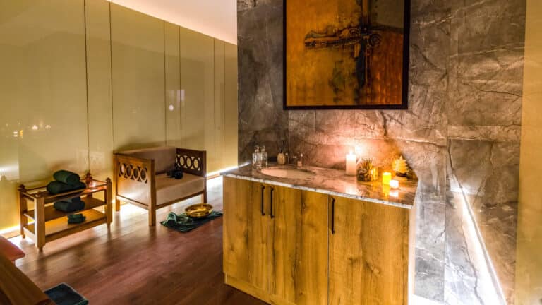 Азербайджан: нафталан, термы и аюрведа