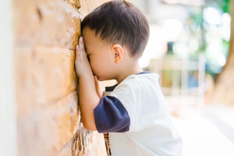 Садик в Мангистау проверят после слухов о сыне директора с канцелярским ножом