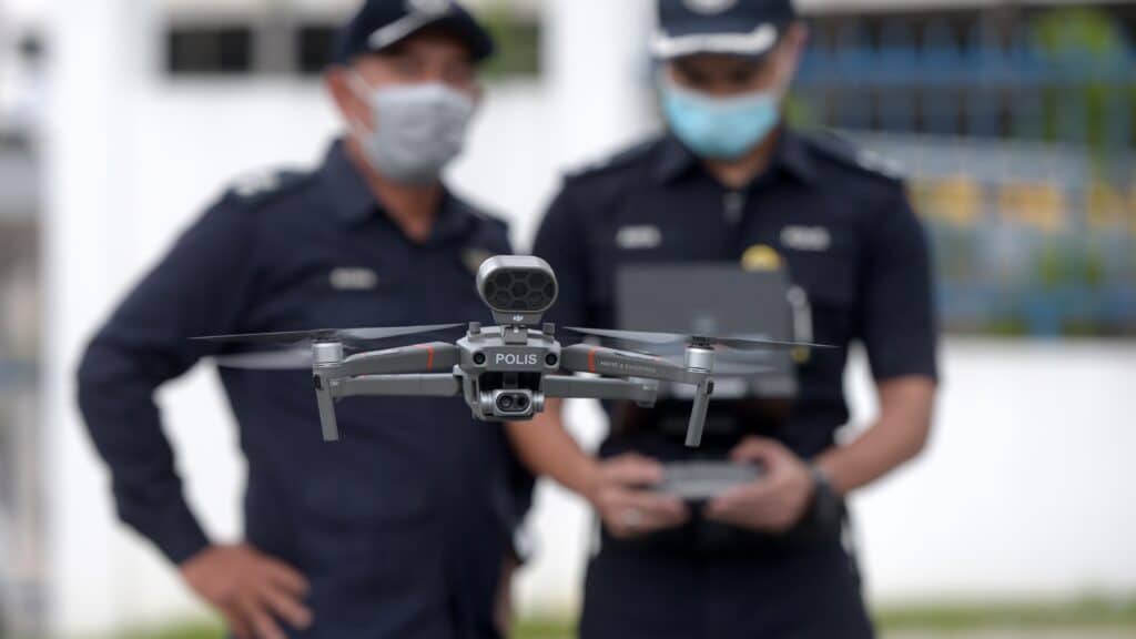 Абай облысында дрондар белдік тақпаған 26 мың жүргізушіні анықтады