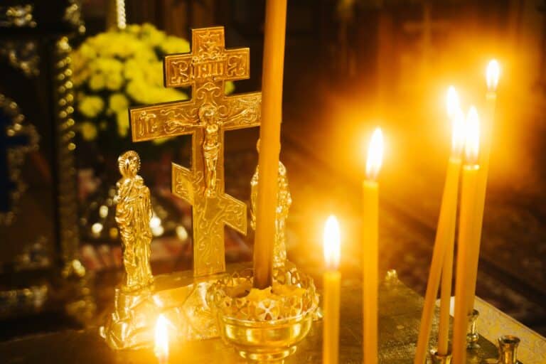 Благодатный огонь доставят в Алматы в обход зоны конфликта