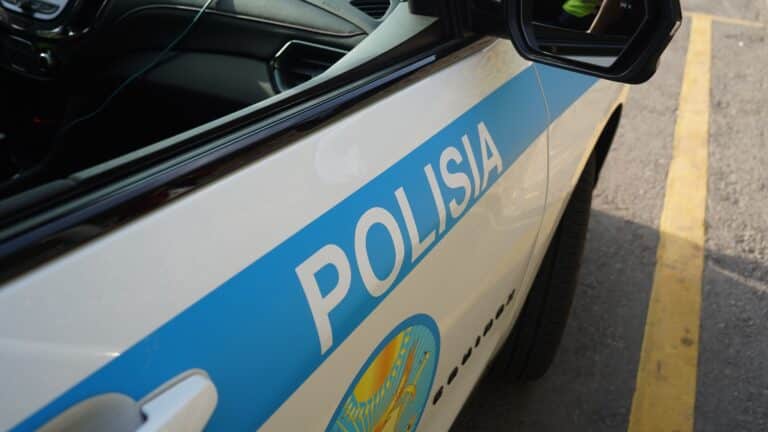 Штраф за помощь полиции в Алматы спровоцировал споры в Сети