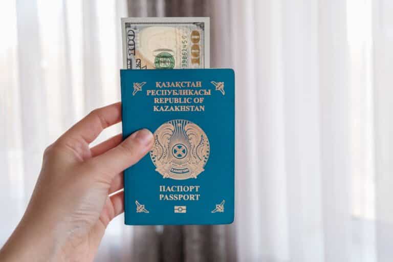 Схема на тысячах людей: как за деньги оформляли мигрантов в Казахстане