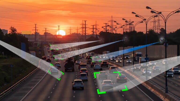 Ни спрятаться, ни скрыться: МВД подключило дорожные камеры к базам данных