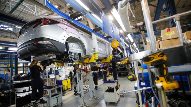 Производство автомобилей выросло на треть в Казахстане