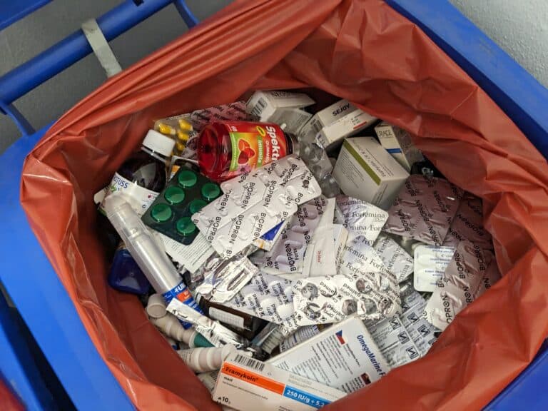 Алматинцы сдали на утилизацию десятки килограммов просроченных лекарств