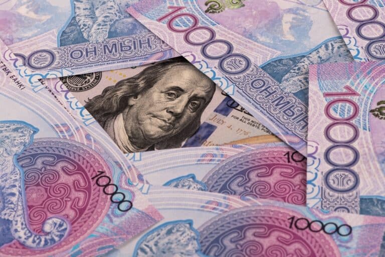 2026 жыл соңына дейін доллар бағамы 540 теңгеге жетуі мүмкін - Halyk Finance