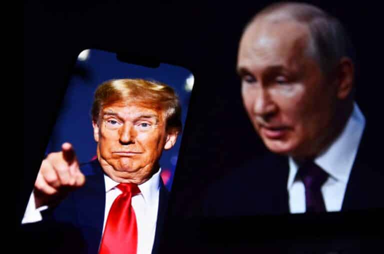 Трамп и Путин полтора часа обсуждали по телефону Украину и Ближний Восток