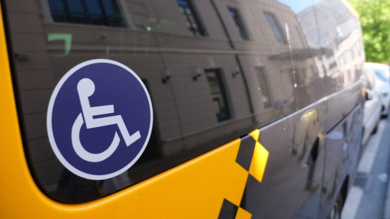 Инватакси по-новому – Минтранс меняет правила игры для особенных пассажиров