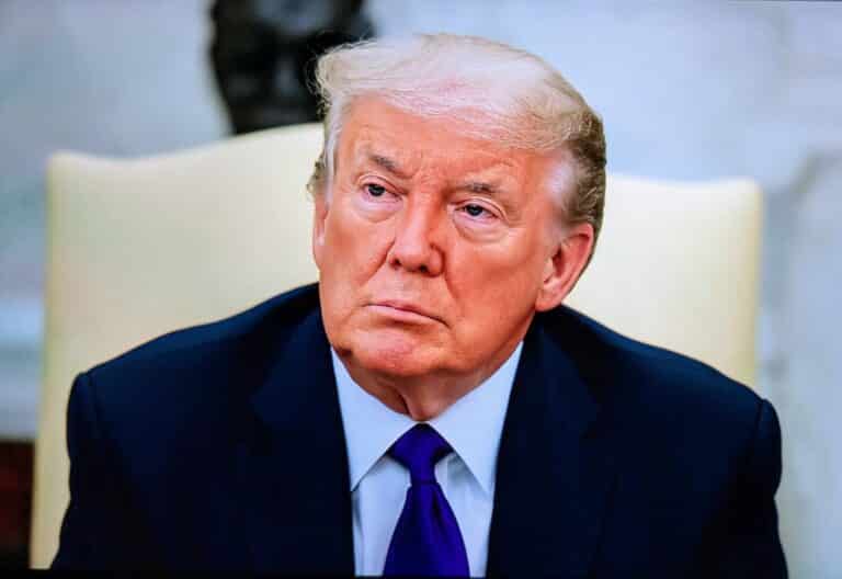 24 часа до решения: Трамп снова заявил о готовности ударов по Ирану