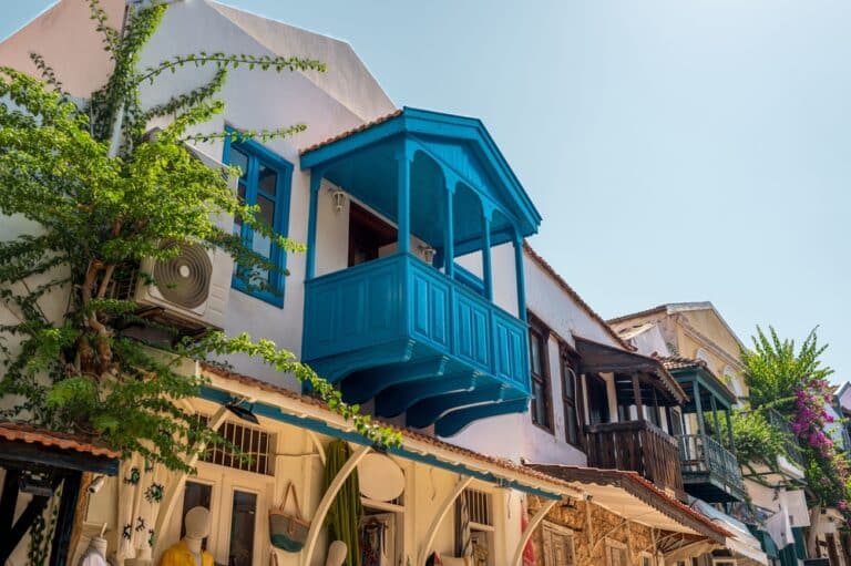 Қазақстандықтардың шетелде 10 мыңнан аса жылжымайтын мүлік сатып алған