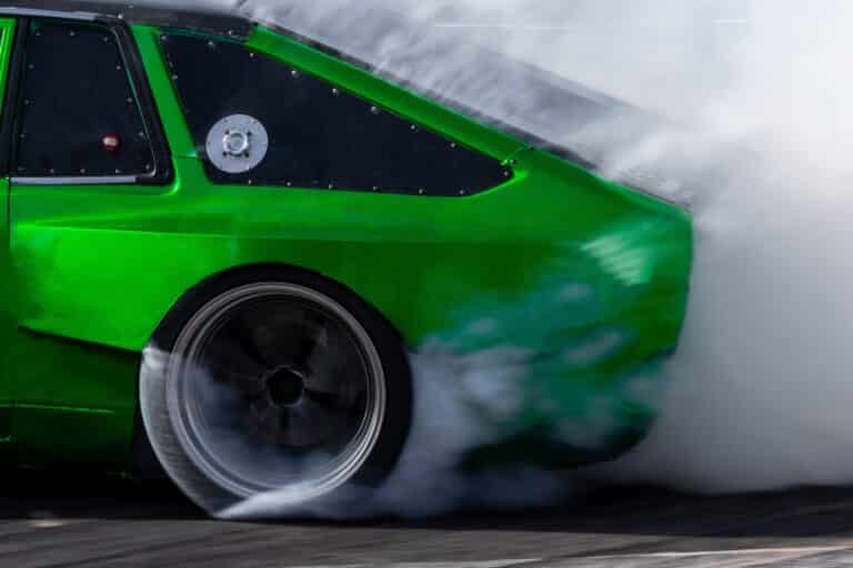 Дрифт в центре Шымкента закончился арестом водителя