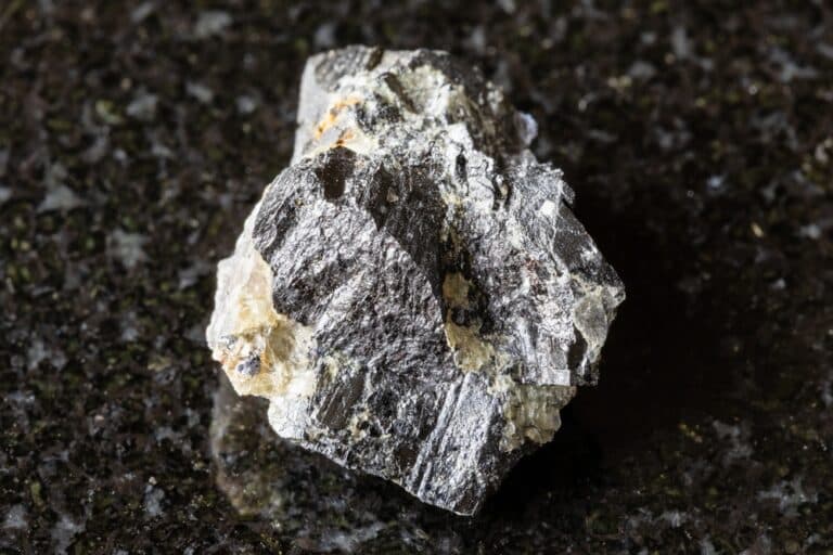 «Тау-Кен Самұрық»  вольфрам кен орнындағы 70 пайыз үлесін америкалық ивесторға сатты