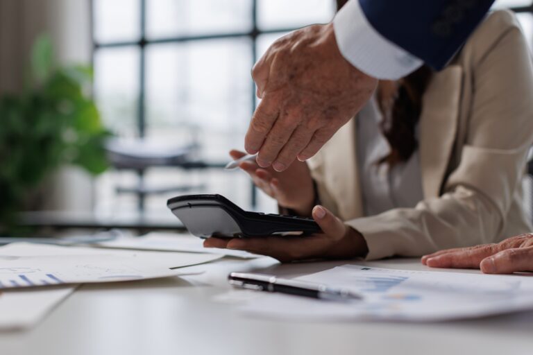 Инвестор из Швейцарии пострадал от рук мошенника в Казахстане