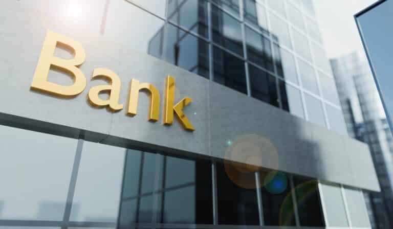 25 жылда Қазақстанда 11 банк жабылған