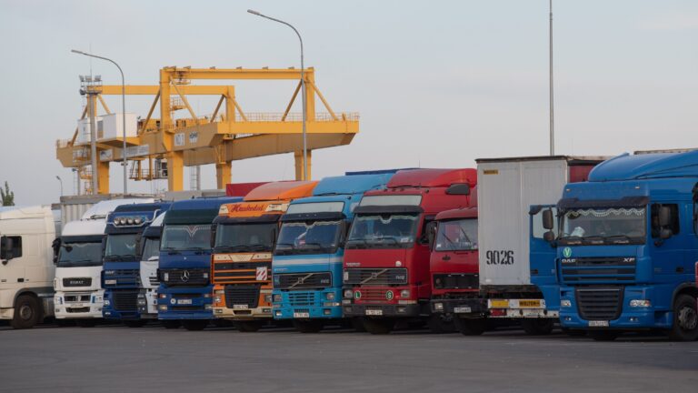 Стерильные парковки и «умный» въезд: Минтранс РК наводит порядок на границах