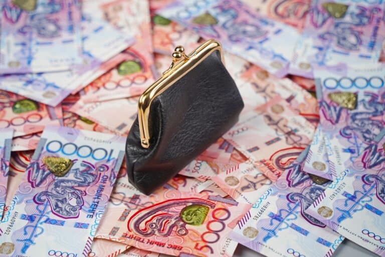 «Мемлекеттік кредиттік бюро» бес топ-менеджеріне 200 млн теңге сыйақы төлеген