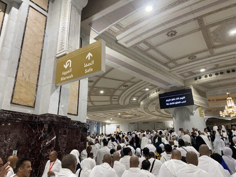 Лжегид по умре обманул 17 паломников из Казахстана