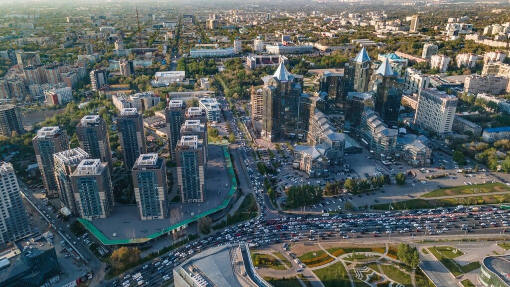 Қытайлар Алматыда көлік кептелісін азайтуға көмектеседі