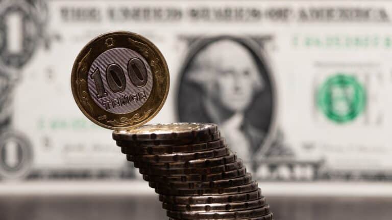 Қаржыгер доллардың әлсіреуін сыртқы қарыздың еселеп өсуімен түсіндірді