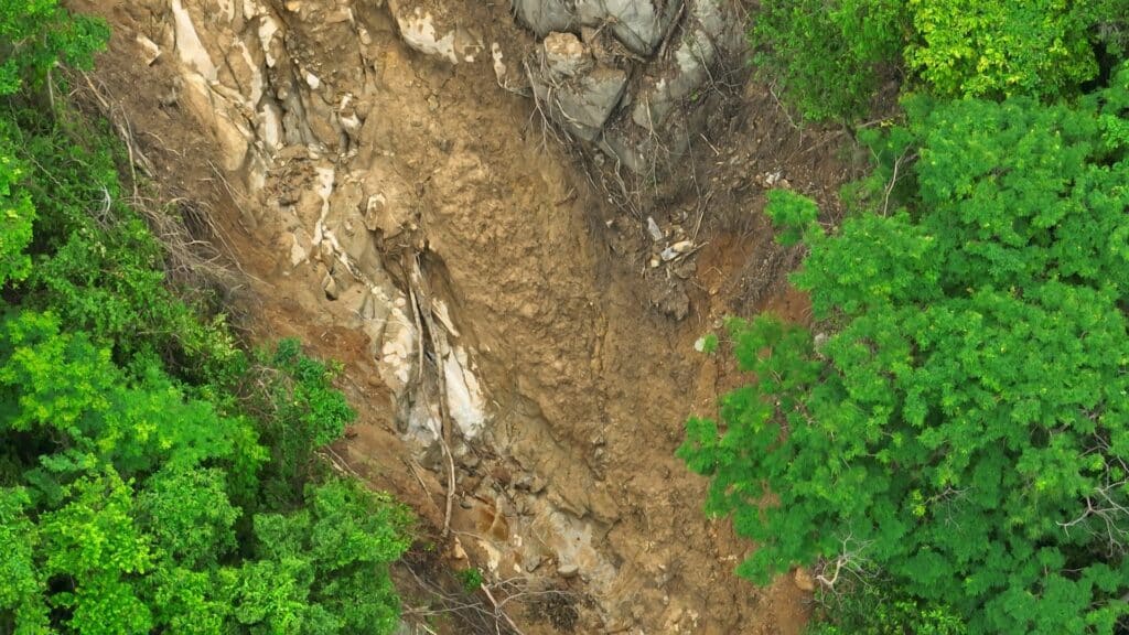 Алматы облысында лай көшкіні болып, тас құлауы мүмкін екенін ескертті