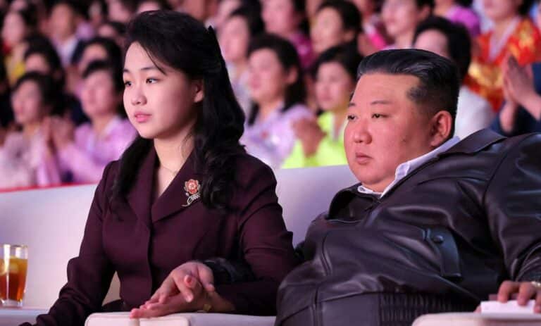 Дочь Ким Чен Ына готовят к власти ускоренными темпами