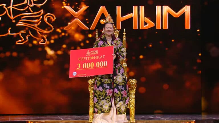 Мектеп директоры Алагөзованың Алтын ханым байқауында жеңіске жетті