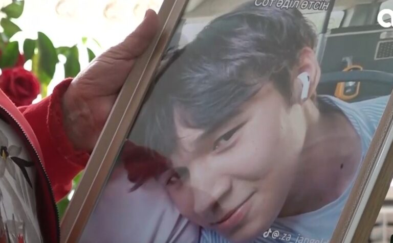 Подростка зарезали в Алматинской области – родные требуют наказать всех виновных