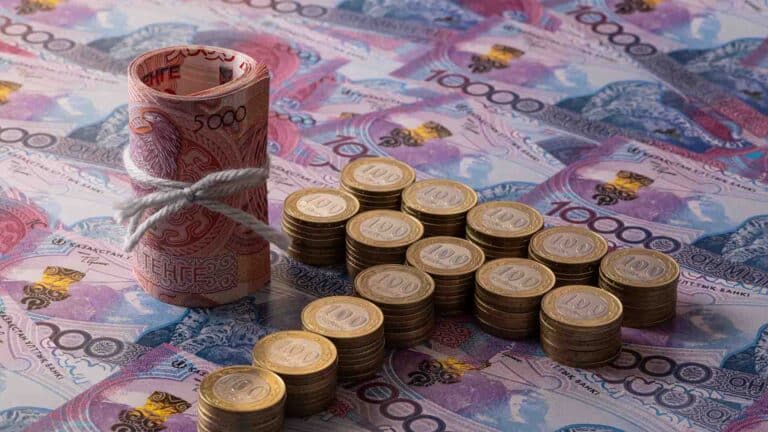 Қазақстан экономикасына берілген кредит 50 трлн теңгеден асты