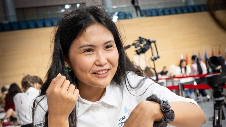 Бибісара Асаубаева қазақ тілін үйренуді қолға алды