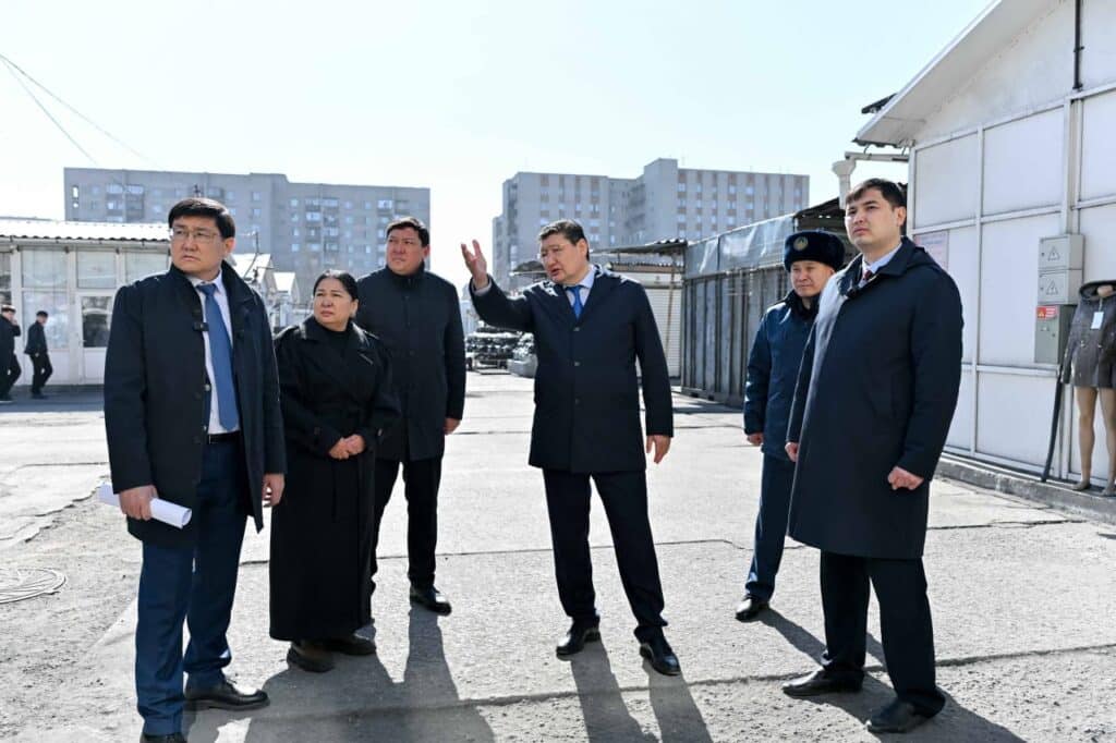 Аким области Абай потребовал навести порядок на торговых объектах Семея