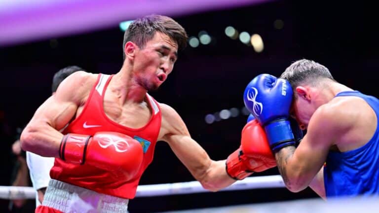 Махмуд Сабырхан победил боксера из Узбекистана и вышел в полуфинал чемпионата Азии