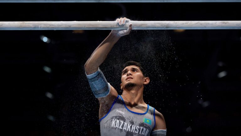 Гимнаст Асан Салимов добыл серебро на этапе Кубка мира в Египте