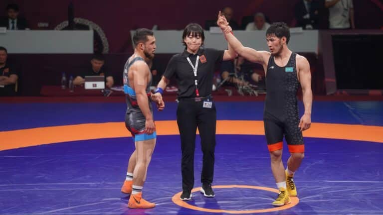 Казахстанский борец-классик Алматбек Аманбек вышел в финал чемпионата Азии