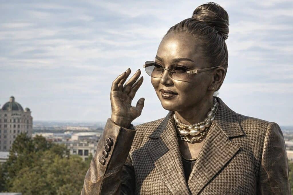 Блогер предложил поставить памятник Баян Алагузовой в центре Алматы