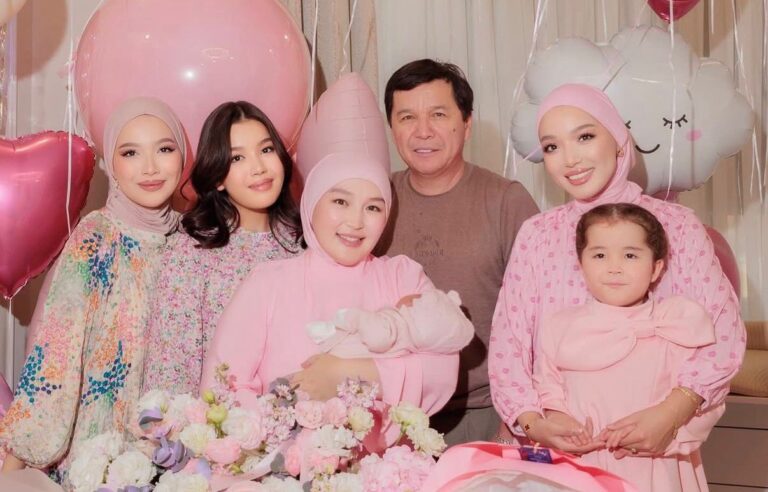 «Әр адамның өз жолы бар»: Абай Бегейдің қызы орамалын шешкенін айтты