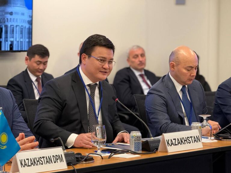 Казахстан впервые получил собственную площадку на форуме МВФ и Всемирного банка