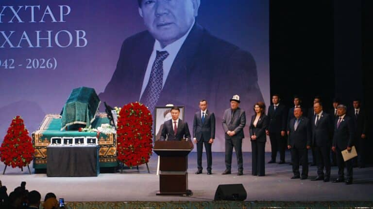 Мұхтар Шахановпен қоштасу рәсіміне Қырғызстаннан арнайы делегация келді