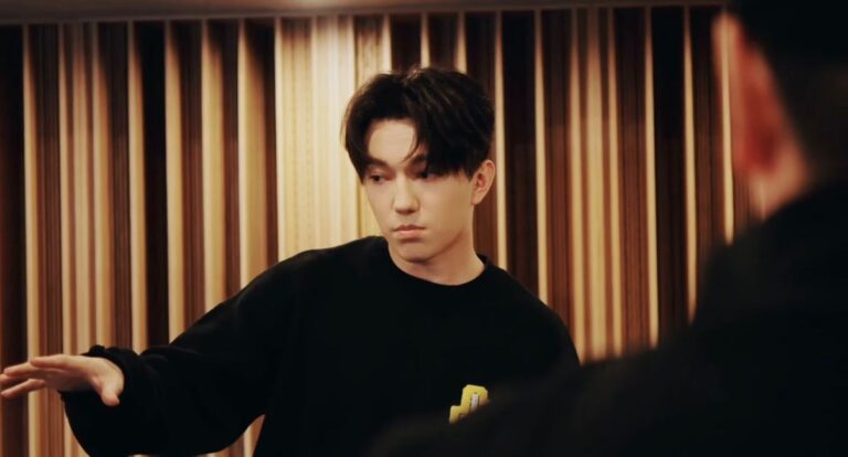 Димаш Құдайберген жас әншіге продюсер болмақ