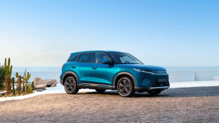 Гибридный BYD Yuan Up появится в Казахстане во второй половине 2026 года