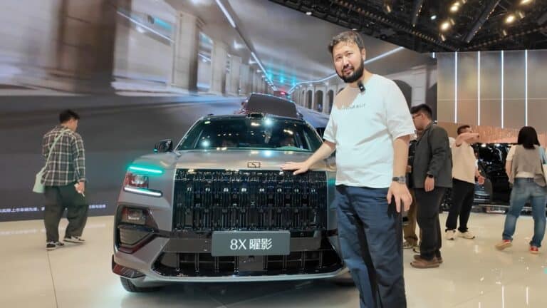 Казахстанский автодилер оценил Zeekr 8X на автосалоне в Пекине