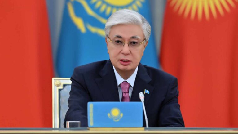 Токаев призвал страны ЦА и Китай объединиться против киберпреступности и ОПГ