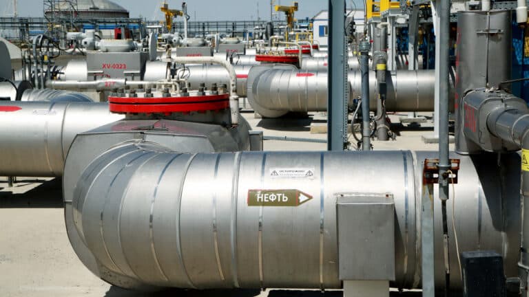 Доля нефти в экспорте РК упала ниже 45%