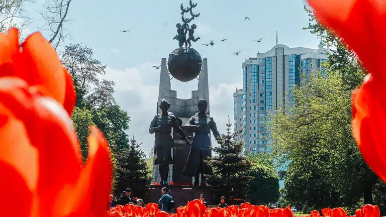 Трудармия, провалы и женщины: как в новой истории Казахстана перепишут события ВОВ