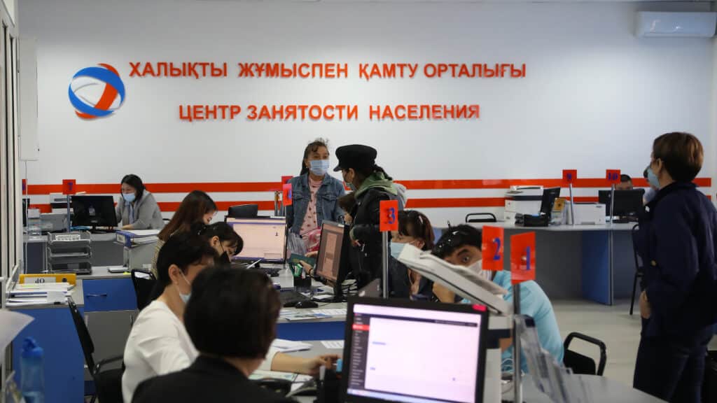 В Минтруда рассказали о новых лимитах пособий по безработице в Казахстане/фото: Серикжан Ковланбаев