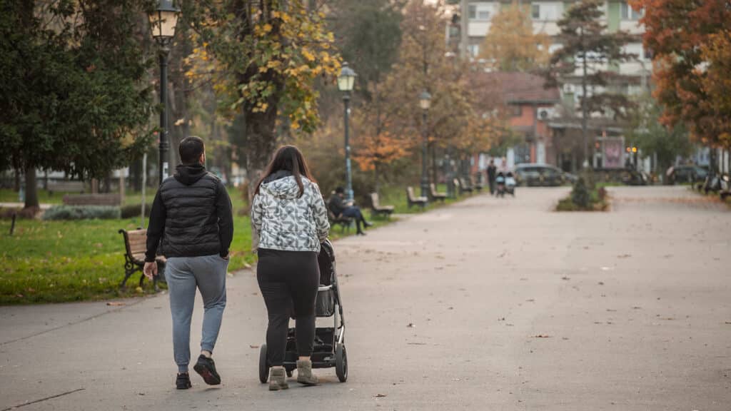 Рождаемость в Казахстане продолжает падать